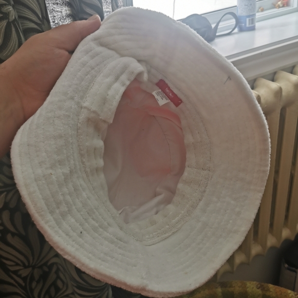 Massimo brand Bucket Hat (fuzzy) - Picture 3 of 4